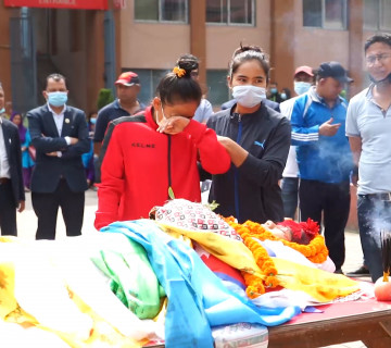 एथलेटिक्सबाट खेलकुदमा छिरिन्, भारोत्ताेलनमा कीर्तिमानी स्वर्ण दिलाइन्, रहस्यमय मृत्यु राेजिन्